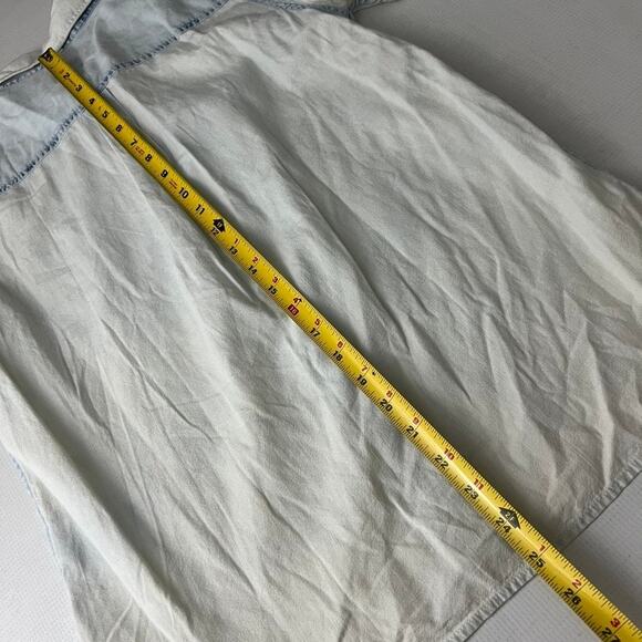 J. Crew Everyday Chambray Shirt in Bleached Out Wash Women Size 6 - Picture 5 of 10